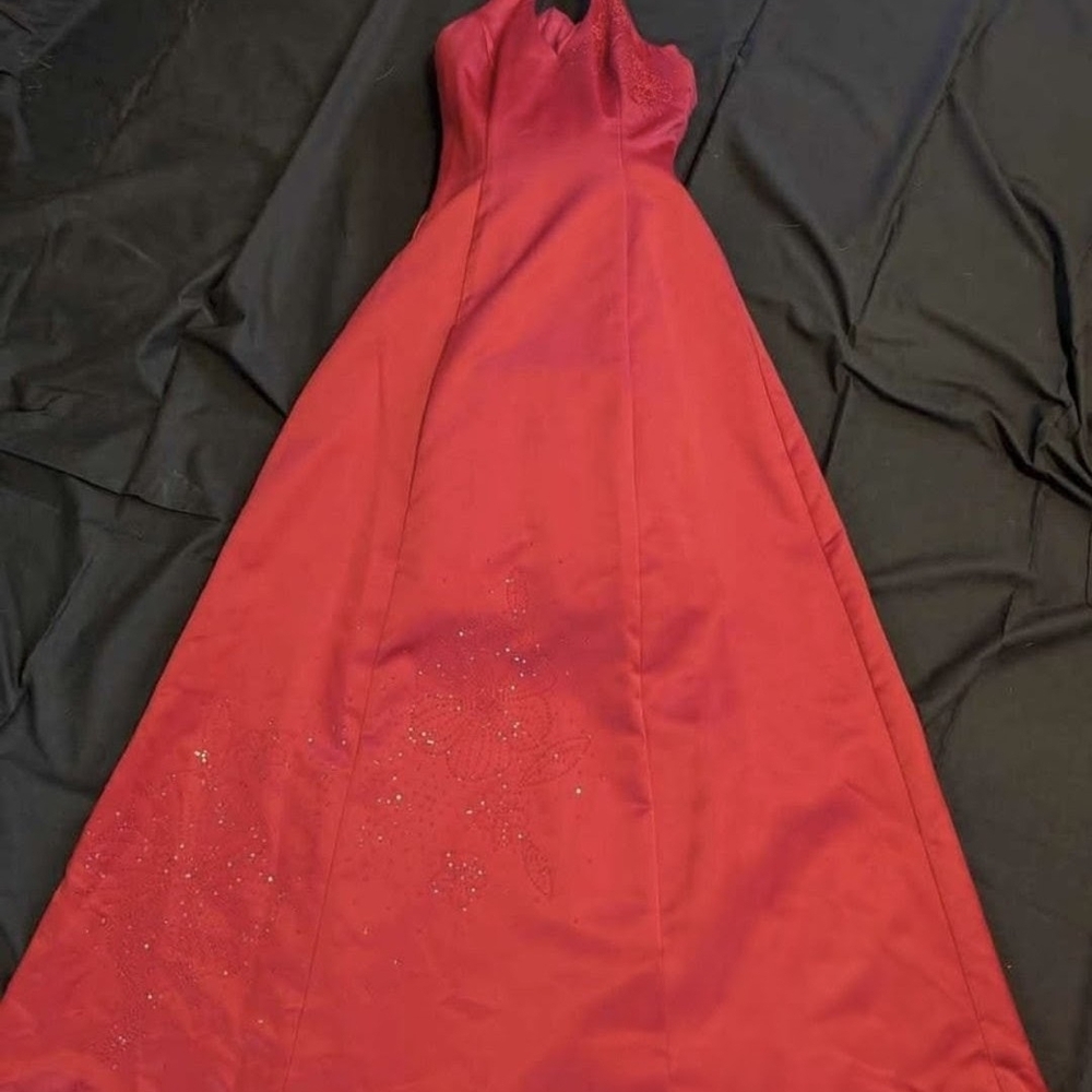Elegant Red Strapless Gown